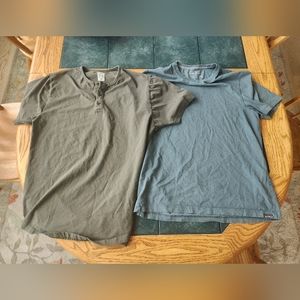 2 pack blue and green t-shirts size medium
